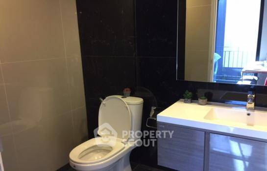 picture 1-BR Condo at The Unique 19 near MRT Ratchadaphisek (ID 426623) - 5/9