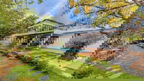 บ้านดีไซน์หรู ตอบโจทย์ทุกไลฟ์สไตล์เหนือระดับ ด้วยพื้นที่ใช้สอยกว้างขวาง โปร่งสบาย คัดสรรวัสดุพรีเมียม พร้อมเฟอร์นิเจอร์ครบชุด 