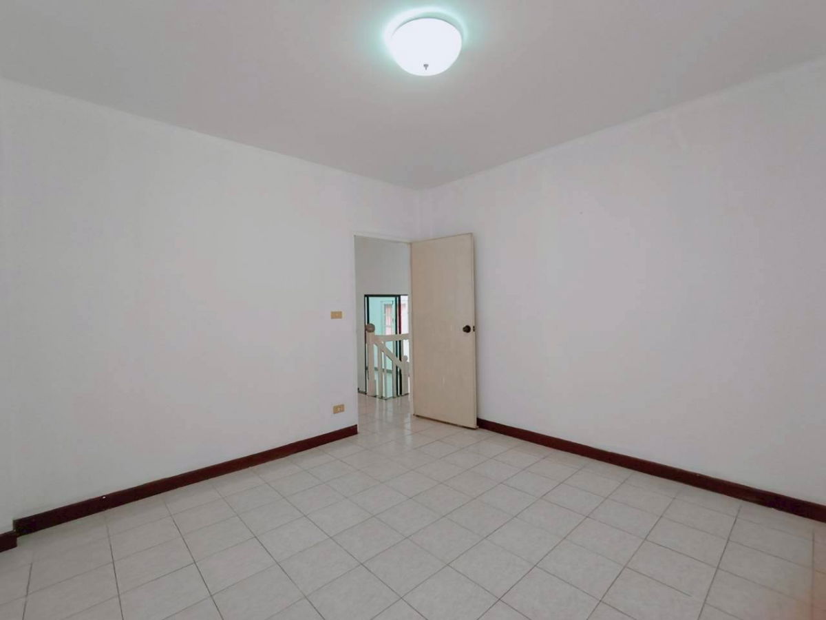 รูป บ้านหลังมุมใหญ่ เนื้อที่เยอะ 88.1 ตร.ว. จัดให้จุกๆ 5ห้องนอน 3ห้องน้ำ - รูปที่ 21/27