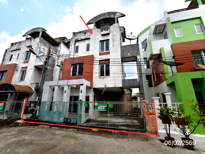 HOME 37 Sq.w. Wang Thonglang Bangkok for 7.7M
