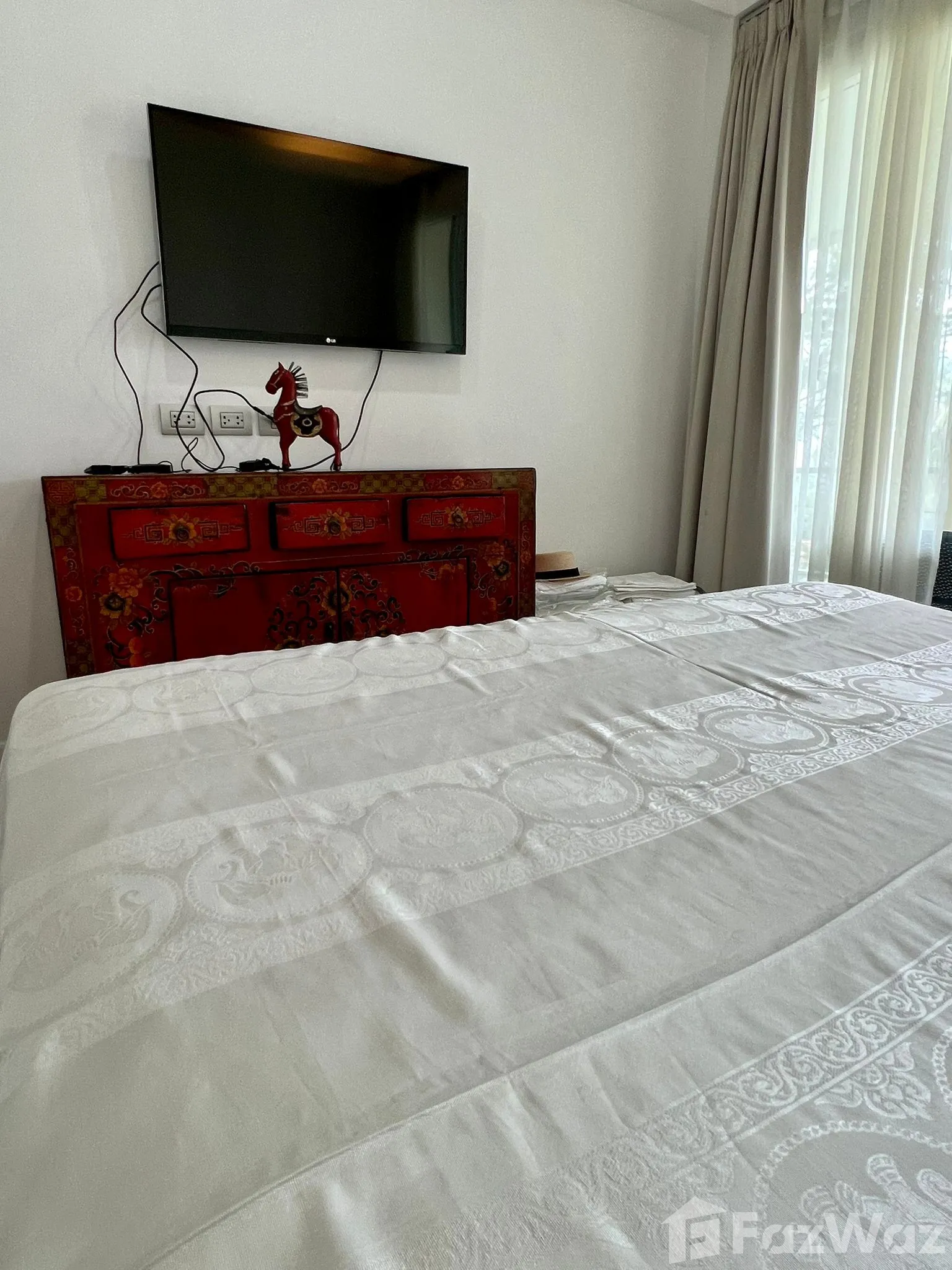 2 Bedroom Sea View Condo 6077454