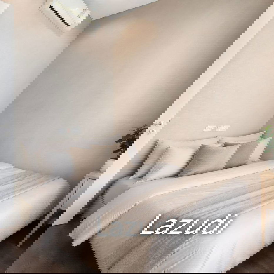 รูป High-Floor 55 sqm 2-Bed Condo at The Saint Residences Chatuchak Bangkok - รูปที่ 4/12