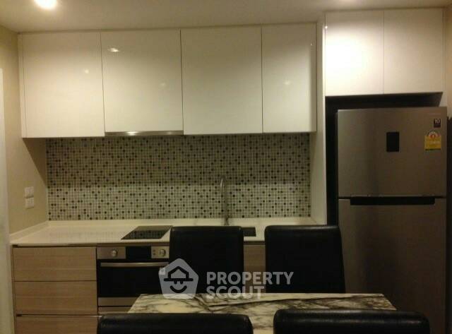 รูป คอนโด 1-ห้องนอน ที่ เดอะ รูม สุขุมวิท 21 ใกล้ MRT สุขุมวิท (ID 510871) - รูปที่ 2/5