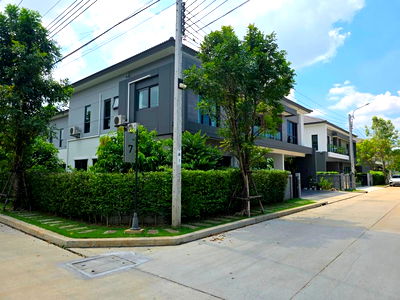 Houses for sale Nong Khaem : The City Thawi Watthana, Corner Unit Soi 7    Type: Beauteous (Biggest type) Land size: 100.20 sq. w usable area 426 sq m. 5 bedrooms
