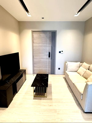 Condos for rent : ✨Luxury 1 Bedroom Unit For Rent @ The Room Sukhumvit 38 ✨🏡