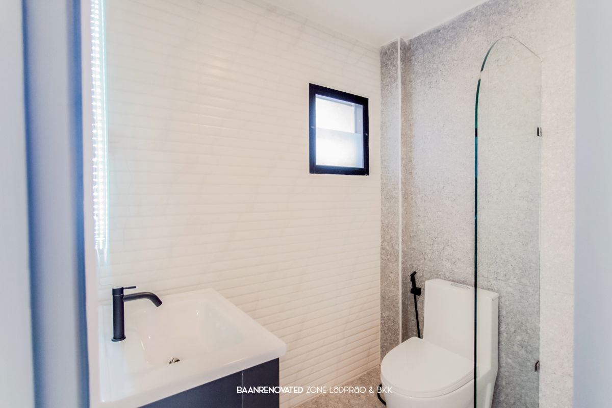 รูป   ทาวน์โฮม 4 ชั้น หลังใหญ่ ประชาอุทิศ ซอย 1 - รูปที่ 41/43