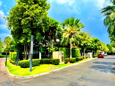 Houses for sale Saphan Sung : Luxury Corner House for Sale – Grand Bangkok Boulevard Rama 9–Srinakarin