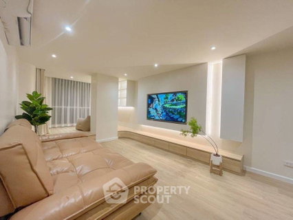 2-BR 92 Sqm Condo For Sale At Thaweephol Tower, Near Chang Phueak (ID 2143636)
