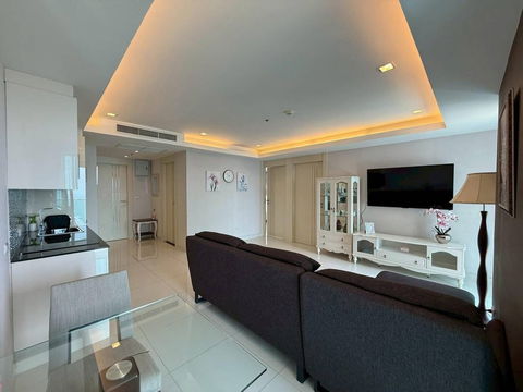 2 Bedroom Condo for Sale Cosy Beach Pratumnak Pattaya