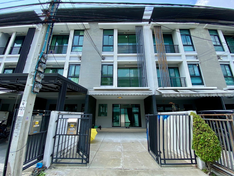ขายทาวน์โฮม : ขายทาวน์โฮม 3 ชั้น บ้านกลางเมือง พระราม 9–รามคำแหง | บ้านสภาพใหม่ พร้อมอยู่ | ใกล้ทางด่วนและ Airport Link
