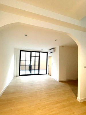 เช่าทาวน์โฮม เดอะ คริสตัล : 🏡 ให้เช่า ทาวน์โฮม/โฮมออฟฟิศ 3 ชั้น รีโนเวทใหม่ทั้งหลัง | บ้านกลางเมือง ลาดพร้าว–โยธินพัฒนา