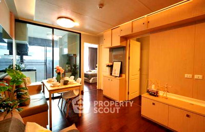 ขายคอนโด : คอนโด 2-ห้องนอน ที่ แบงค์คอก แฟ’ลิซ สาทร-ตากสิน ใกล้ BTS กรุงธนบุรี (ID 1901293)