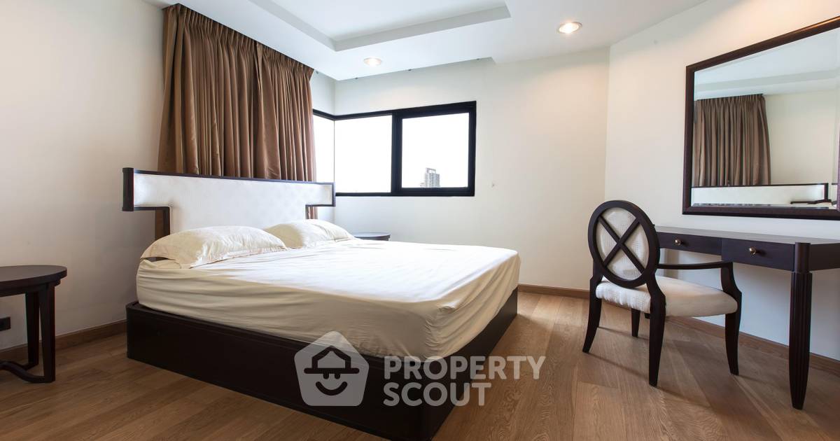 picture 2-BR Condo at Sathorn Gardens near MRT Si Lom (ID 452601) - 6/7