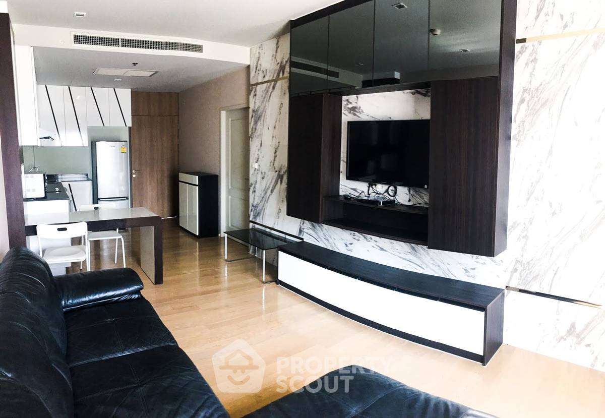 1-BR Condo at Noble Refine Prompong near BTS Phrom Phong (ID 825800)