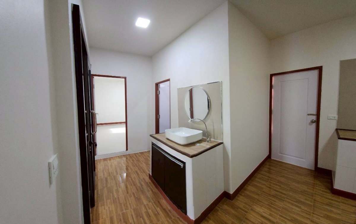 รูป บ้านสร้างใหม่.ไว้สร้างตัว | ใกล้มอเตอร์M6 | 50 ตร.ว | ( 1.5 ล้าน) ต.บึงอ้อ ขามทะเลสอ โคราช - รูปที่ 7/29