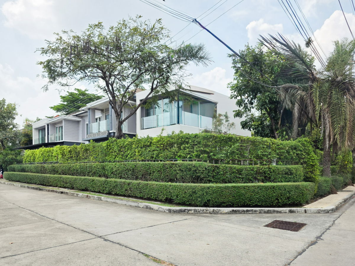 รูป บ้านเดี่ยวให้เช่า พร้อมสระว่ายน้ำส่วนตัว อยู่ใกล้ทางด่วนพระราม 9 เพียง 5 นาที สนามบินสุวรรณภูมิ 15 นาที✈️ - รูปที่ 4/41