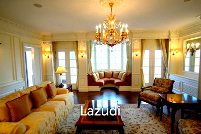 ขายคอนโด : Exclusive 5-Bedroom Luxury Condo for Sale in Thong Lor, Bangkok