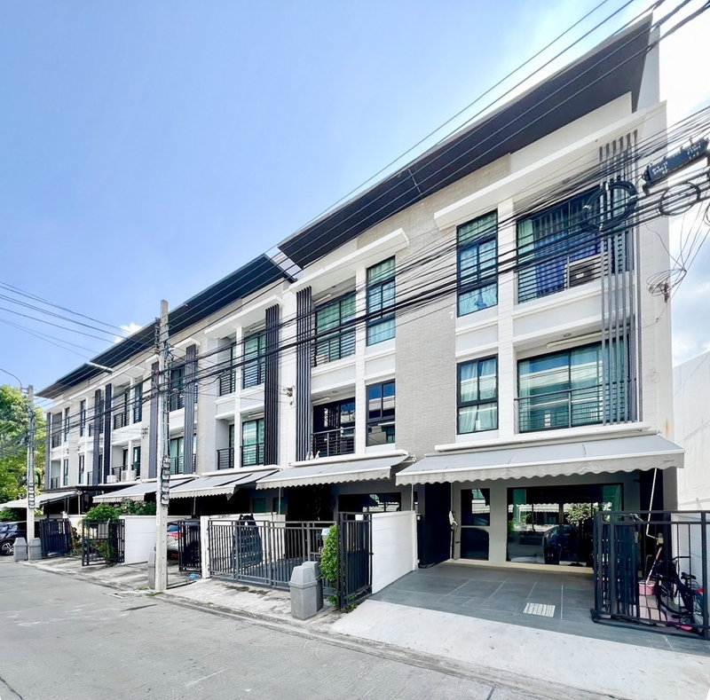 ขายทาวน์โฮม : ทาวน์โฮมใกล้ MRT สีส้ม รามคำแหง เชื่อมต่อได้ทั้งเส้น เลียบทางด่วน - รามคำแหง - พระราม 9 🚘