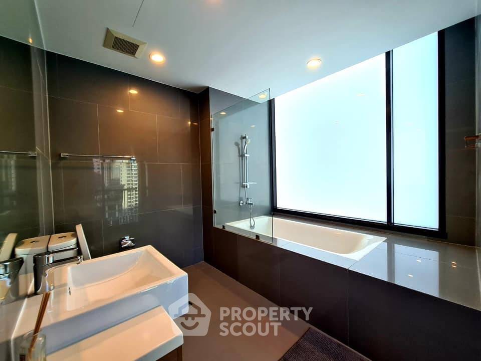 รูป คอนโด 2-ห้องนอน ที่ โนเบิล รีโว สีลม ใกล้ BTS สุรศักดิ์ (ID 390687) - รูปที่ 3/10