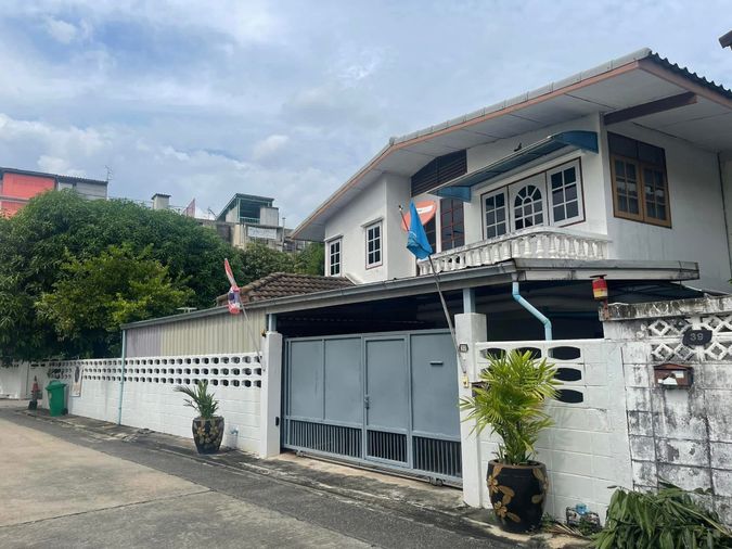 3-bed house for rent, 94 sq wah, Phra Khanong