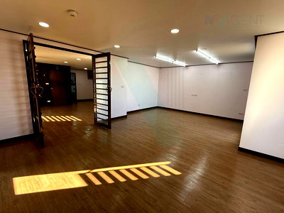 คอนโดให้เช่า : 🔺 ให้เช่าคอนโด เจริญนครริเวอร์เพลส อาคาร 1 ชั้น 4 2 ห้องนอน ขนาด 110 ตรม ใกล้ ศูนย์การค้ารอยัลการ์เด้นพลาซ่า