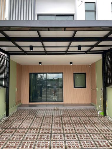 3-bed townhouse for rent, 180 sqm, 20 sq wah, Patio Srinakarin - Rama 9