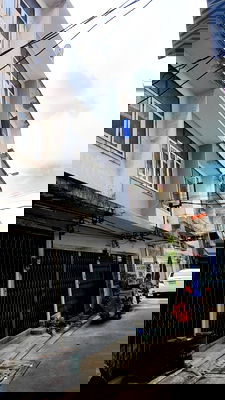 อาคารพาณิชย์ ถนนจันทน์ : ขายตึกแถว ซอยจันทน์ 21    3 ชั้น