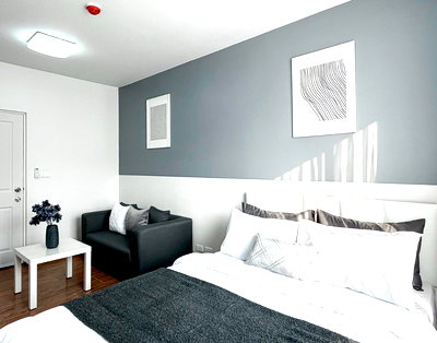 ขายคอนโด : คอนโด แต่งพร้อมขนเสื้อผ้าเข้าอยู่  โครงการ พลัมคอนโด สามัคคี