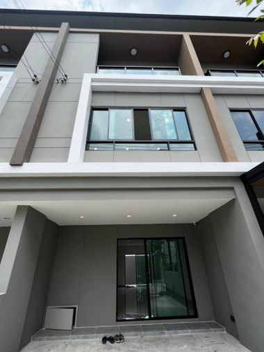 4-bed townhouse for rent, 170 sqm, 20 sq wah, Premium Place Phaholyothin - Ramintra
