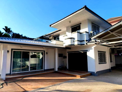 เช่าบ้านเดี่ยว ม.มหิดล เขตพญาไท : ให้เช่าบ้านเดี่ยว หมู่บ้านดลยา ใกล้รวมโชค 4 ห้องนอน 4ห้องน้ำ ครัว+เฟอร์ครบ (R931) T.0946511456