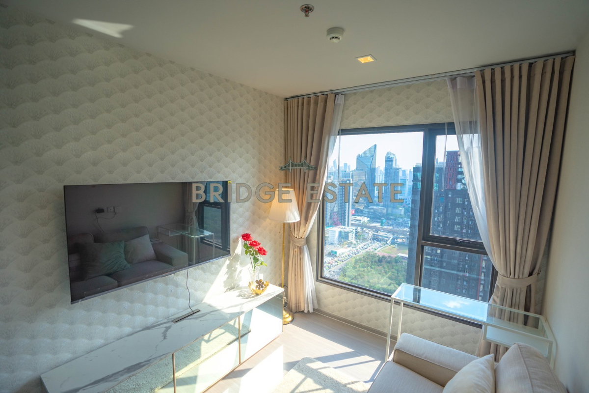 รูป [24,000.-] ให้เช่า Life อโศก-พระราม 9 ชั้น 43 วิวสวย 1 นอนพลัส 35 ตรม. แต่งครบ - รูปที่ 3/6