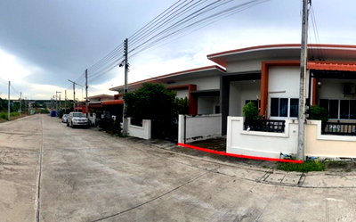 ทาวน์โฮม ระยอง : ทาวน์เฮ้าส์ สำหรับขาย ทาวน์เฮ้าส์ แผ่นดินทอง ลิฟวิ่งโฮมส์ 2 นิคมพัฒนา-ระยอง นิคมพัฒนา-ระยอง