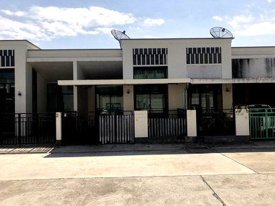 Townhouses for sale Eastern Seaboard Industrial Estate : TOWN_HOUSE for sale ทาวน์เฮ้าส์ สกายไลน์ อมตะ ปลวกแดง-ระยอง