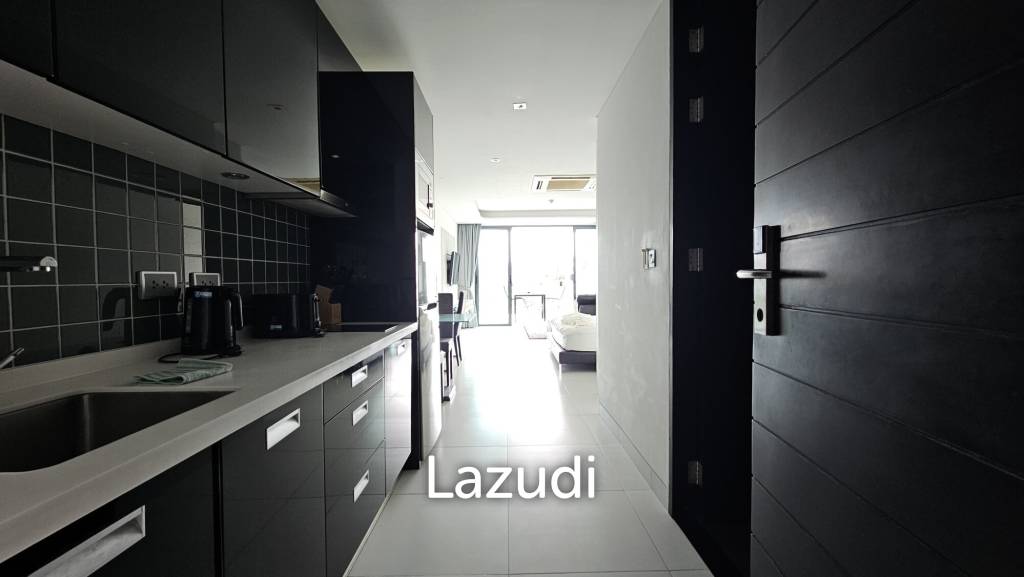 picture Studio Condo with private Rooftop Terrace and Jacuzzi Near Patong Beach - 5/19