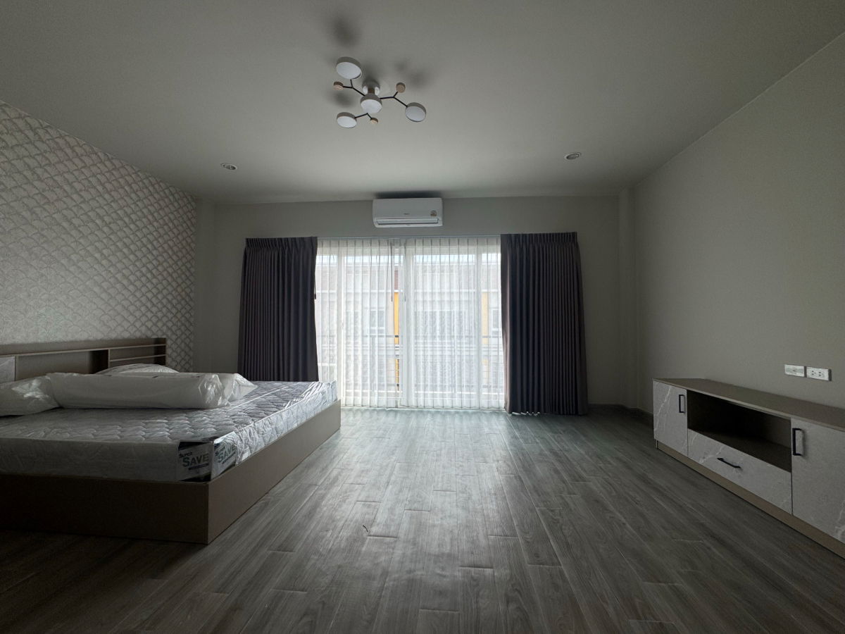 รูป ให้เช่า ขายทาวน์โฮม 3 ชั้น (บ้านใหม่ บ้านใหญ่) โครงการสุวรรณภูมิทาวน์ @ หัวตะเข้ ซอยลาดกระบัง 54/3 ติดถนน ใกล้สนามบินสุวรรณภูมิ - รูปที่ 8/14