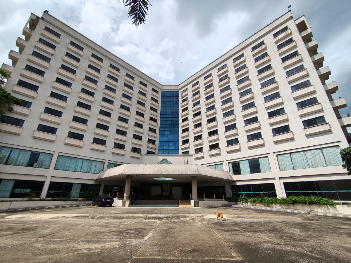 picture Hotel for Sale in Ratchaburi Province - 1/13