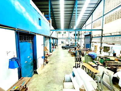 เช่าโรงงาน แยกไฟฉาย : หม้อแปลงไฟ 250 KVA ถ.เศรษฐกิจ โรงงาน ให้เช่า 4 นอน 1 น้ำ กระทุ่มแบน 500 ม. 1300 ตร.ม.พร้อมออฟฟิศ
