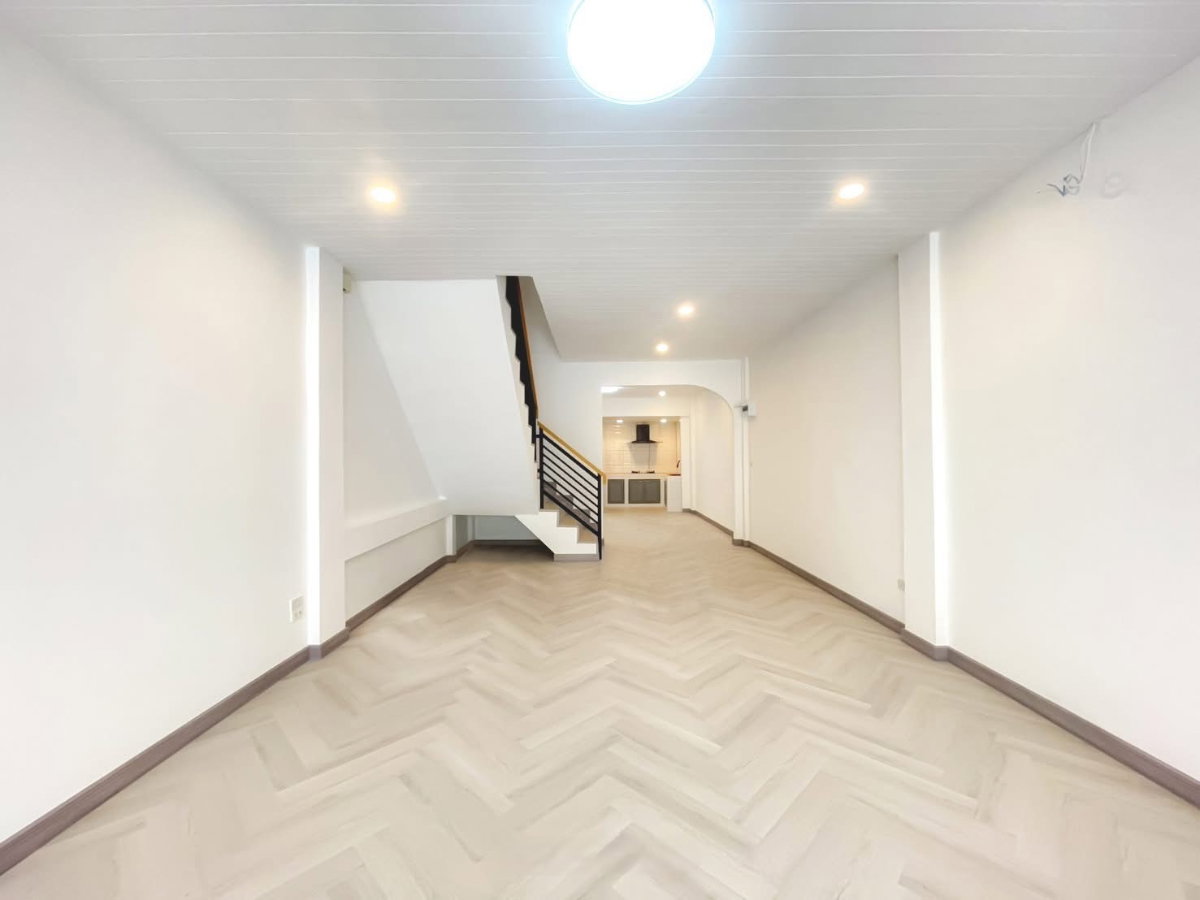 picture CB074, Townhouse for sale 4 Br, Ladprao. - 4/22