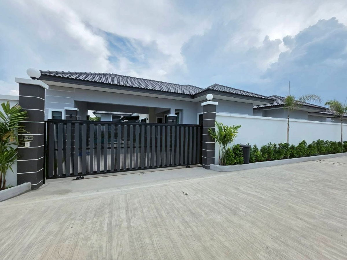 รูป พูลวิลล่าลักชูลี่ ห้วยใหญ่-นาจอมเทียน ทำเลสวยใกล้ทะเล - รูปที่ 1/20