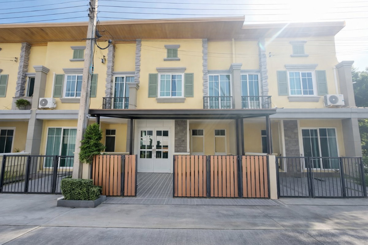 Townhouse Golden Town On Nut-Pattanakarn