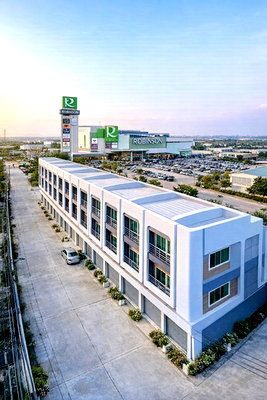 เช่าอาคารพาณิชย์ นิคมอุตสาหกรรม อีสเทิร์นซีบอร์ด : โลตัส บ่อวิน1กม. ว่าง17คูหา แม็คโคร ใกล้ โรบินสันไลฟ์สไตล์ บ่อวิน 300 ม. 250 ตร.ม. อาคารพาณิชย์ให้เช่า 3.5 ชั้น 3 นอน 3 น้ำ บ่อวิน