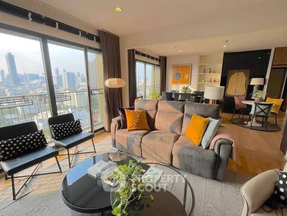 picture Spacious 2-BR 102 Sqm At Noble Solo In Thong Lo (ID 2700077) - 2/7