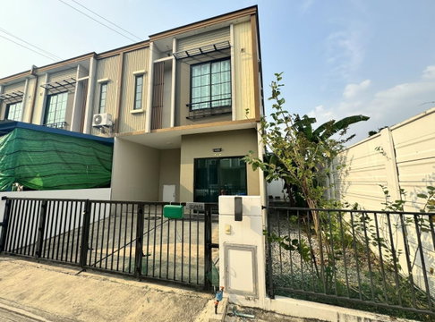 TOWN HOUSE 25.9 Sq.w. Bang Plee Samut Prakarn for 2.8M