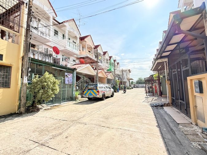 ขายทาวน์โฮม 4 ห้องนอน 162 ตร.ม. 20.2 ตร.ว. เอกชัยธานี