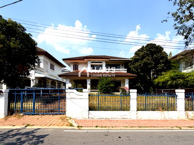Houses for sale The Brio Mall : Ladawan Pinklao - Borommaratchachonnani / 3 Bedrooms #HPHU041