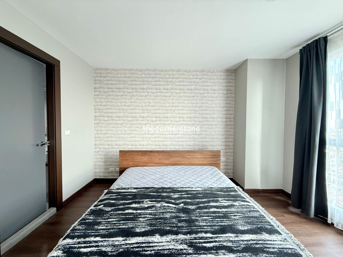 picture Ready to move in ❗️ “ 𝐑𝐡𝐲𝐭𝐡𝐦 𝐑𝐚𝐭𝐜𝐡𝐚𝐝𝐚 “ 1 Bedroom Size 46 Sq.m. Floor 20+ Near MRT-Ratchada - 2/12