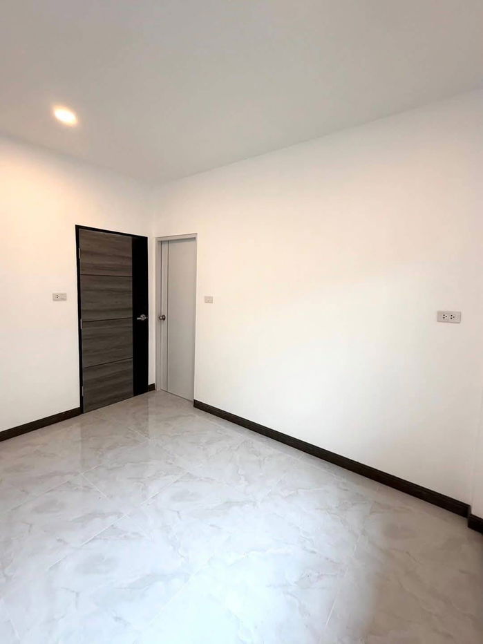 รูป 🏡 บ้านเดี่ยวชั้นเดียว บรรยากาศร่มรื่น โซนฉลอง 3 ห้องนอน พร้อมสวนหน้าบ้าน ราคาเพียง 5.49 ล้าน - รูปที่ 8/22