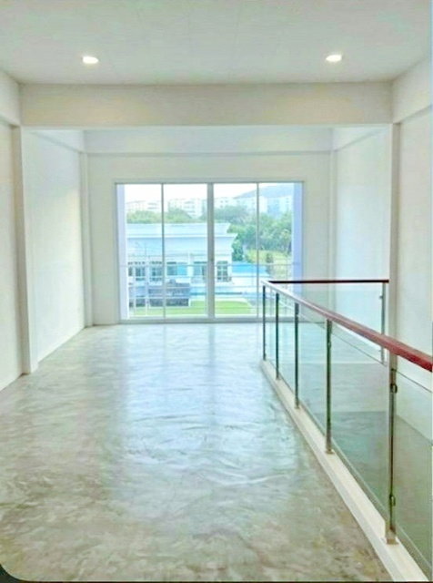 รูป เทสโก้โลตัส Makro บ่อวิน 600 ม. อาคารพาณิชย์ให้เช่า 3.5 ชั้น 3นอน 3น้ำ โรบินสันไลฟ์สไตล์ บ่อวิน 300 ม. - รูปที่ 3/8