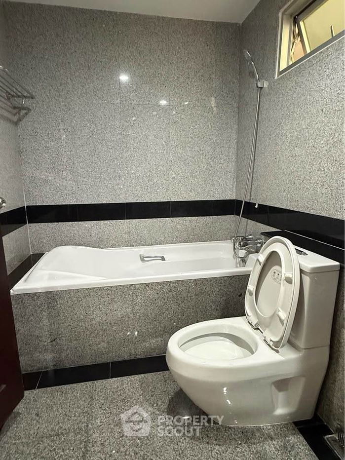 รูป คอนโด 3-ห้องนอน ที่ แกรนด์ หลังสวน คอนโดมิเนียม ใกล้ BTS ราชดำริ (ID 2699120) - รูปที่ 8/8