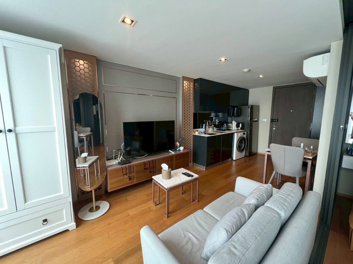 รูป [ปล่อยเช่า] คอนโดโซนสามย่าน ใกล้รถไฟฟ้าทั้ง MRT และ BTS | โครงการ Altitude Define | เพียง 200 เมตรถึงจามจุรีสแควร์ รายล้อมด้วยสถานศึกษาชั้นนำ - รูปที่ 1/7